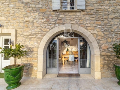 Luxury House for sale in Camaret-sur-Aigues, French Riviera