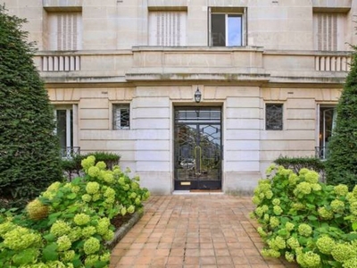 2 room luxury Apartment for sale in La Muette, Auteuil, Porte Dauphine, Paris, Île-de-France