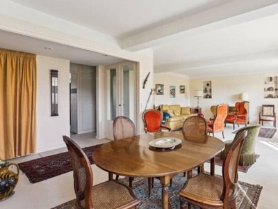 4 room luxury Flat for sale in Salpêtrière, Butte-aux-Cailles, Croulebarbe, France