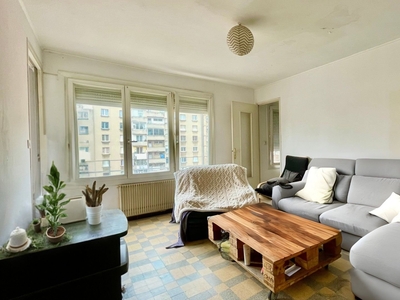 Appartement 4 pièces de 72 m² à Marseille (13005)