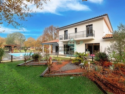 Luxury Villa for sale in Biscarrosse, Nouvelle-Aquitaine