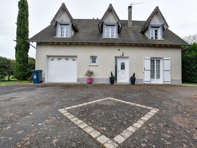 Maison 7 pièces de 165 m² à Condat-sur-Vienne (87920)