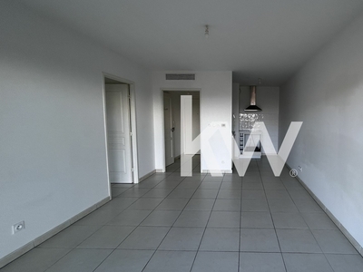 A louer: appartement 2 pièces (43 m²) à SAINT RAPHAEL