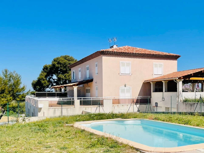 Vente maison 12 pièces 370 m² Aix-en-Provence (13090)