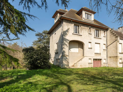 Vente maison 10 pièces 250 m² Coucy-le-Château-Auffrique (02380)