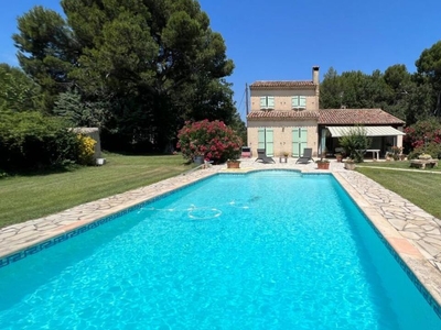 Vente maison 5 pièces 141 m² Aix-en-Provence (13090)
