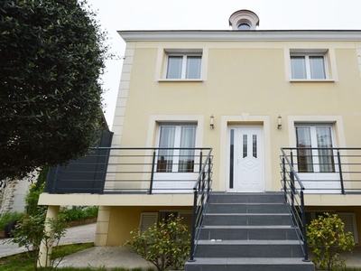 Vente maison 7 pièces 155 m² Ormesson-sur-Marne (94490)