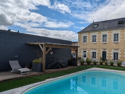 Vente maison 9 pièces 230 m² Saint-Léger-de-Montbrun (79100)