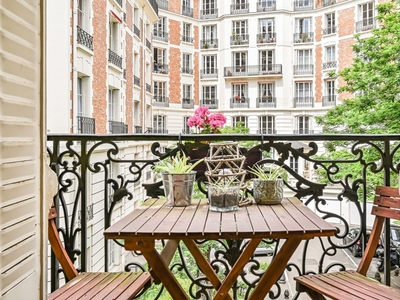 Appartement 4 pièces de 80 m² à Paris (75016)