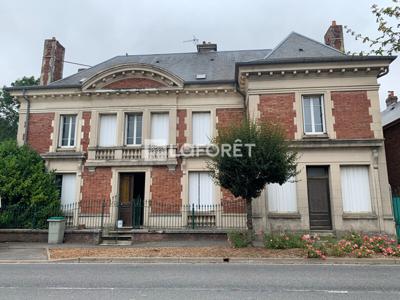 Maison T10 près de Saint-Quentin