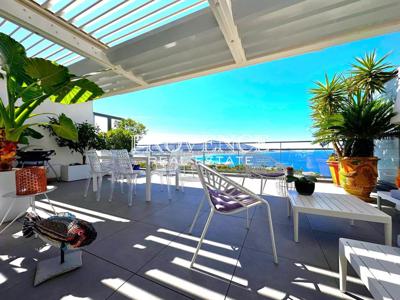 2 bedroom luxury Flat for sale in Marseille, French Riviera