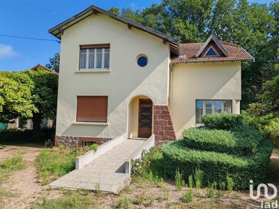 Maison 6 pièces de 153 m² à Vaumas (03220)