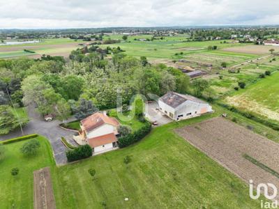 Maison 7 pièces de 220 m² à Saint-Jory (31790)