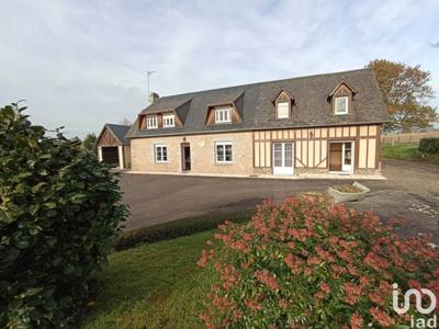 Maison 9 pièces de 195 m² à Romagny Fontenay (50140)