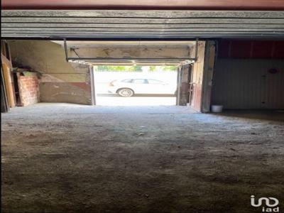Parking/garage/box de 165 m² à Cloyes-sur-le-Loir (28220)