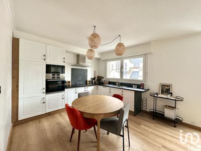 Appartement 3 pièces de 80 m² à Linselles (59126)