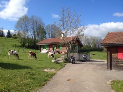 Chalet indépendant à la ferme avec vue exceptionnelle dans le Jura à proximité d Champagnole