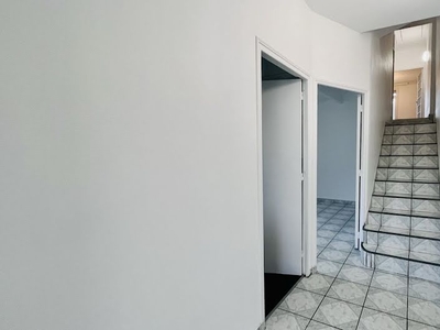 Location appartement 4 pièces 77 m²
