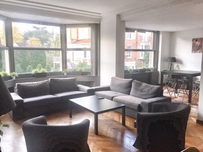 Location meublée appartement 4 pièces 13 m²