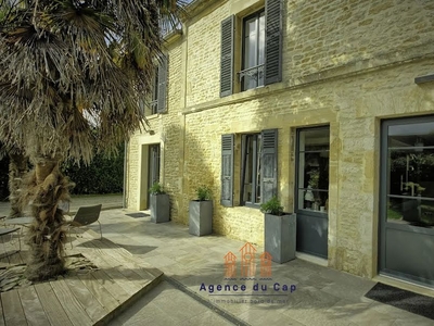 Vente maison 8 pièces 259.75 m²