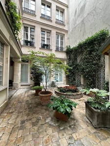 7m² à paris-4e