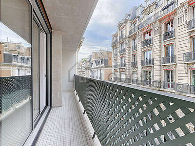 Appartement 3 chambres meublé avec terrasse et ascenseurTrocadéro – Passy (Paris 16°)