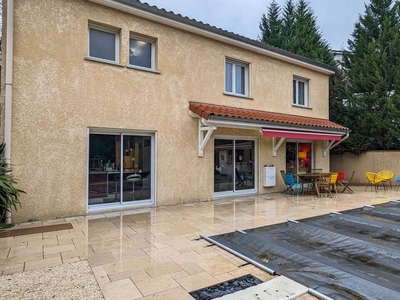 Vente maison 6 pièces 141 m² Saint-Jean-Bonnefonds (42650)