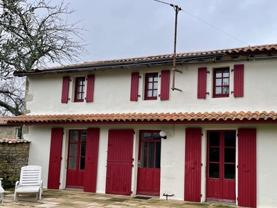 Vente maison 7 pièces 166 m² Prailles-la-Couarde (79370)