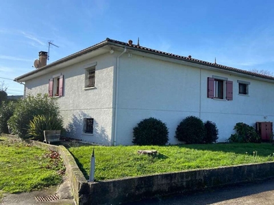 Vente maison 7 pièces 180 m² Vayres (33870)