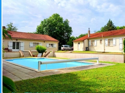 Vente maison 8 pièces 175 m² Beauvoir-sur-Niort (79360)