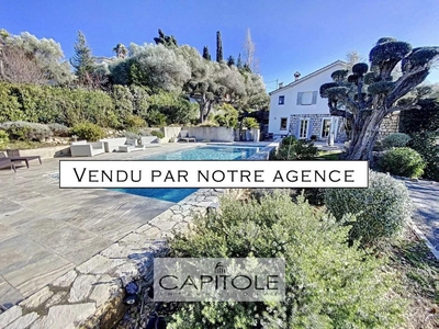 Villa de luxe de 6 pièces en vente Antibes, Provence-Alpes-Côte d'Azur
