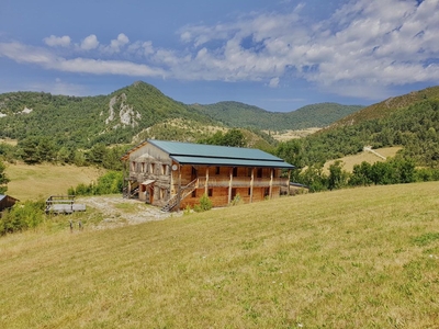 Maison de luxe de 11 pièces en vente à Val-Maravel, Auvergne-Rhône-Alpes