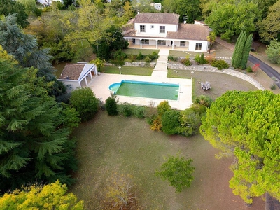 Luxury Villa for sale in Bon-Encontre, Nouvelle-Aquitaine