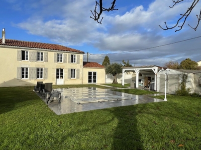 Maison de 6 pièces de luxe en vente à Genté, France