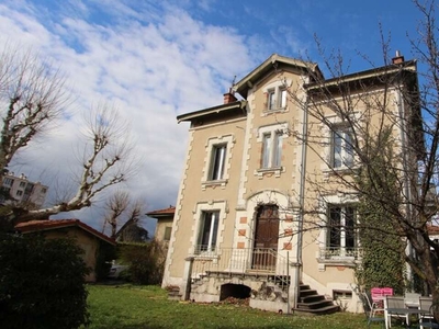 Vente maison 12 pièces 329 m² Romans-sur-Isère (26100)