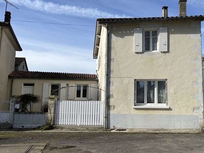 Vente maison 4 pièces 75 m² Saint-Claud (16450)