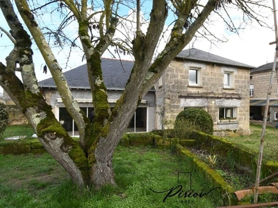 Vente maison 9 pièces 264 m² Saumur (49400)