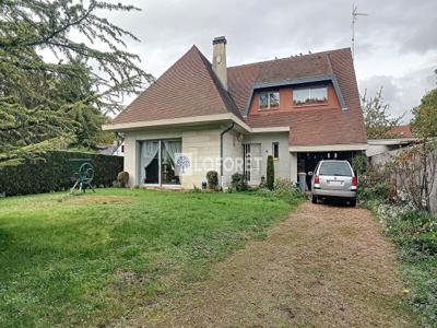 Maison T6 près de BRUYERES ET MONTBERAULT