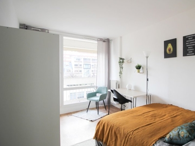Chambres à louer dans un appartement de 5 chambres à Levallois-Perret