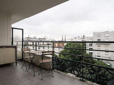 Studio meublé avec terrasse, ascenseur et conciergeButtes Chaumont (Paris 19°)