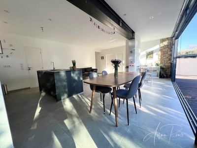Dpt Var (83), à vendre HYERES appartement T4 de 92 m² - Bas de villa - Grand jardin et garage