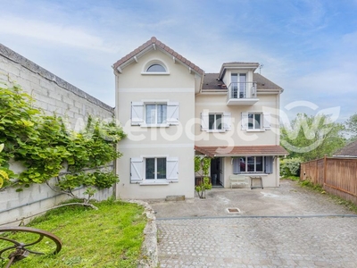 Maison de 4 chambres de luxe en vente à Oinville-sur-Montcient, Île-de-France