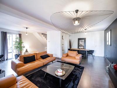 Maison de 4 chambres de luxe en vente à Dardilly, Auvergne-Rhône-Alpes