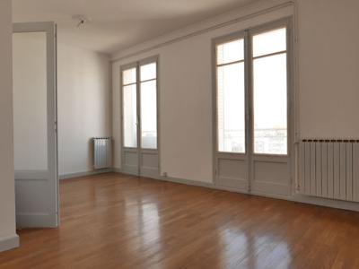 Location appartement 2 pièces 64 m²