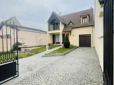 Vente maison 6 pièces 140 m²