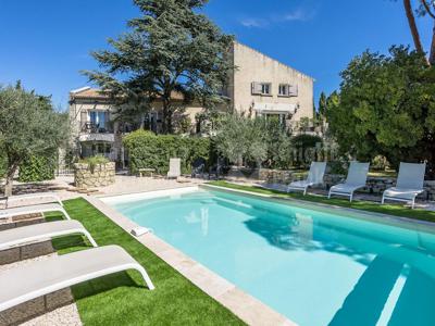 Maison de luxe de 12 pièces en vente à Vacqueyras, Provence-Alpes-Côte d'Azur