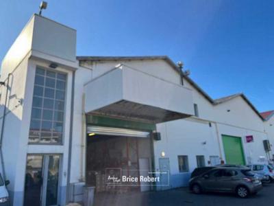 Local commercial 1869 m²