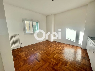 Location appartement 2 pièces 33.01 m²
