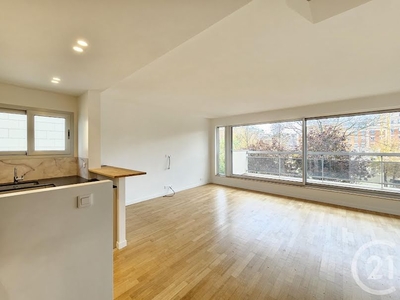 Location appartement 3 pièces 77.36 m²