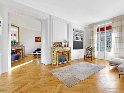6 room luxury Flat for sale in Lyon, France